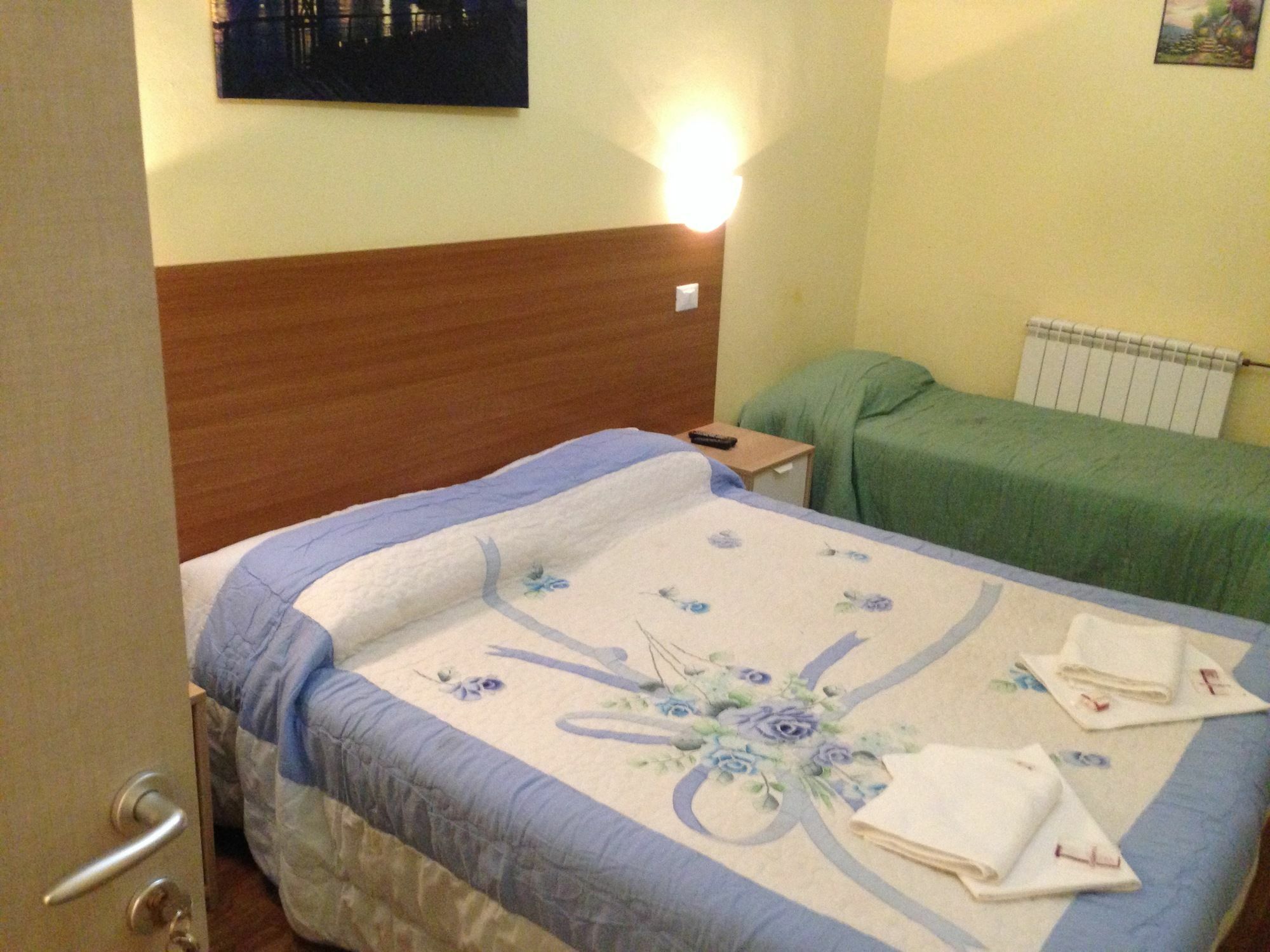 Dixi Bird Guesthouse روما المظهر الخارجي الصورة
